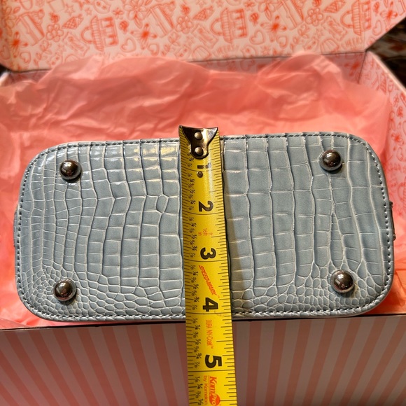 Vendula London Posh Paws Spa Flap crossbody and zipper wallet - Picture 14 of 16